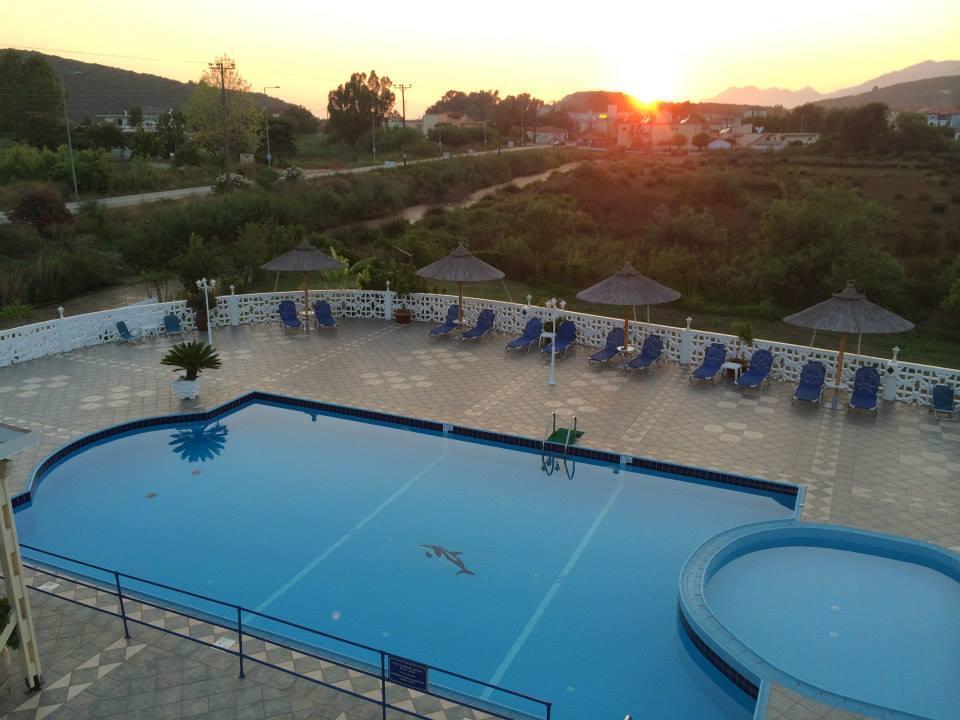 Gogas Palace Aparthotel Ammoudia Ngoại thất bức ảnh