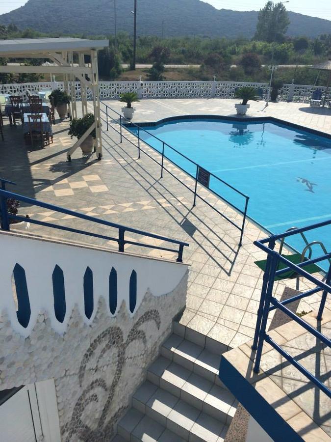 Gogas Palace Aparthotel Ammoudia Ngoại thất bức ảnh