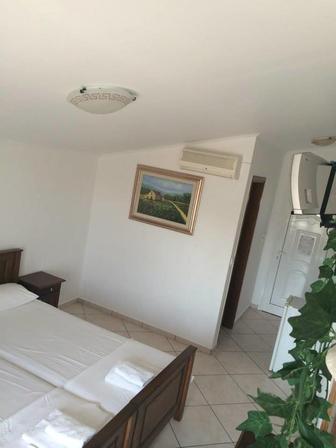 Gogas Palace Aparthotel Ammoudia Ngoại thất bức ảnh